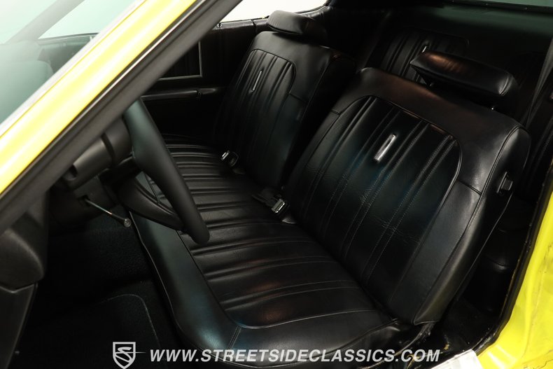 Plymouth-Satellite-1973-Yellow-Black-37