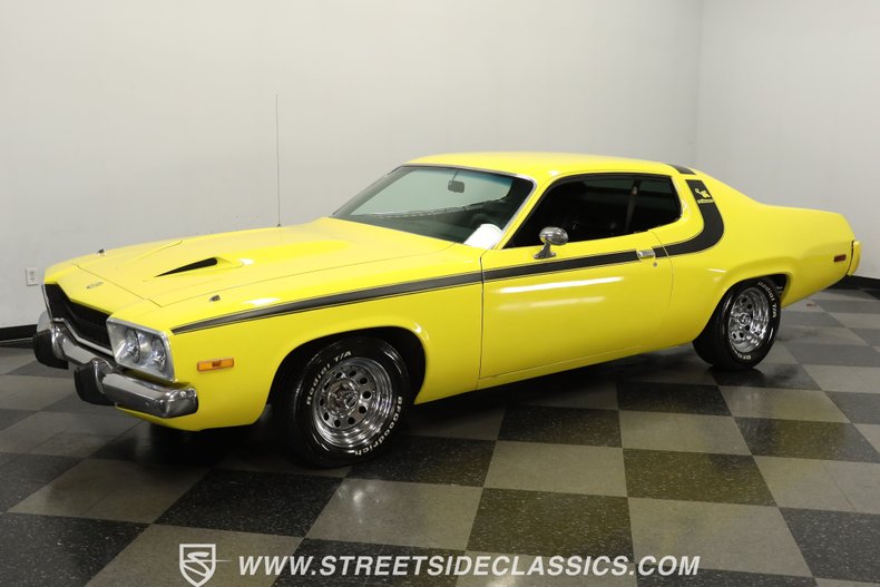 Plymouth-Satellite-1973-Yellow-Black-4