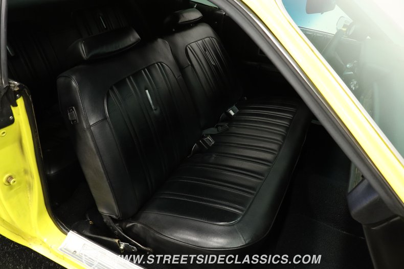 Plymouth-Satellite-1973-Yellow-Black-40