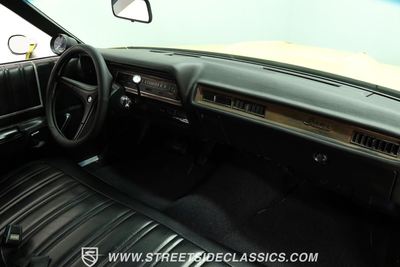 Plymouth-Satellite-1973-Yellow-Black-41