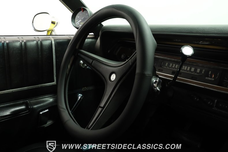 Plymouth-Satellite-1973-Yellow-Black-42