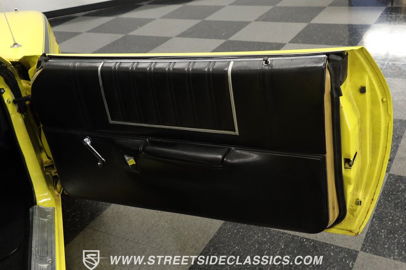 Plymouth-Satellite-1973-Yellow-Black-44