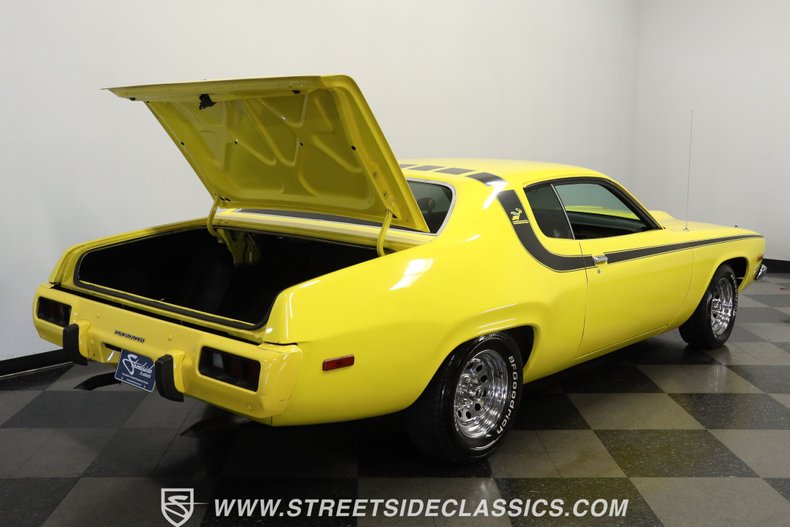 Plymouth-Satellite-1973-Yellow-Black-46
