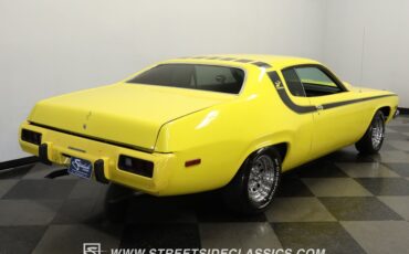Plymouth-Satellite-1973-Yellow-Black-9