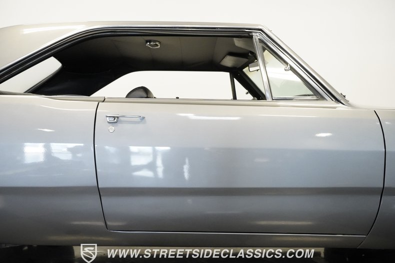 Plymouth-Scamp-1972-Gray-Black-24
