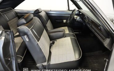 Plymouth-Scamp-1972-Gray-Black-44
