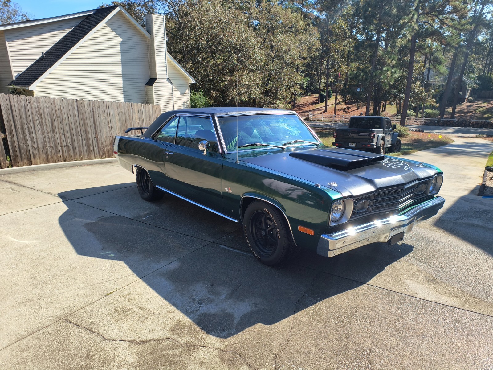 Plymouth-Scamp-1973-Coupe-2