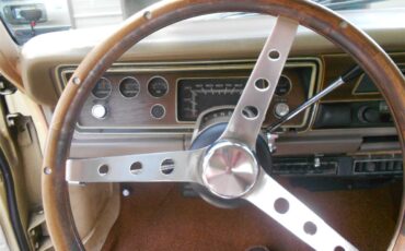 Plymouth-Scamp-1973-Harvest-Gold-White-10