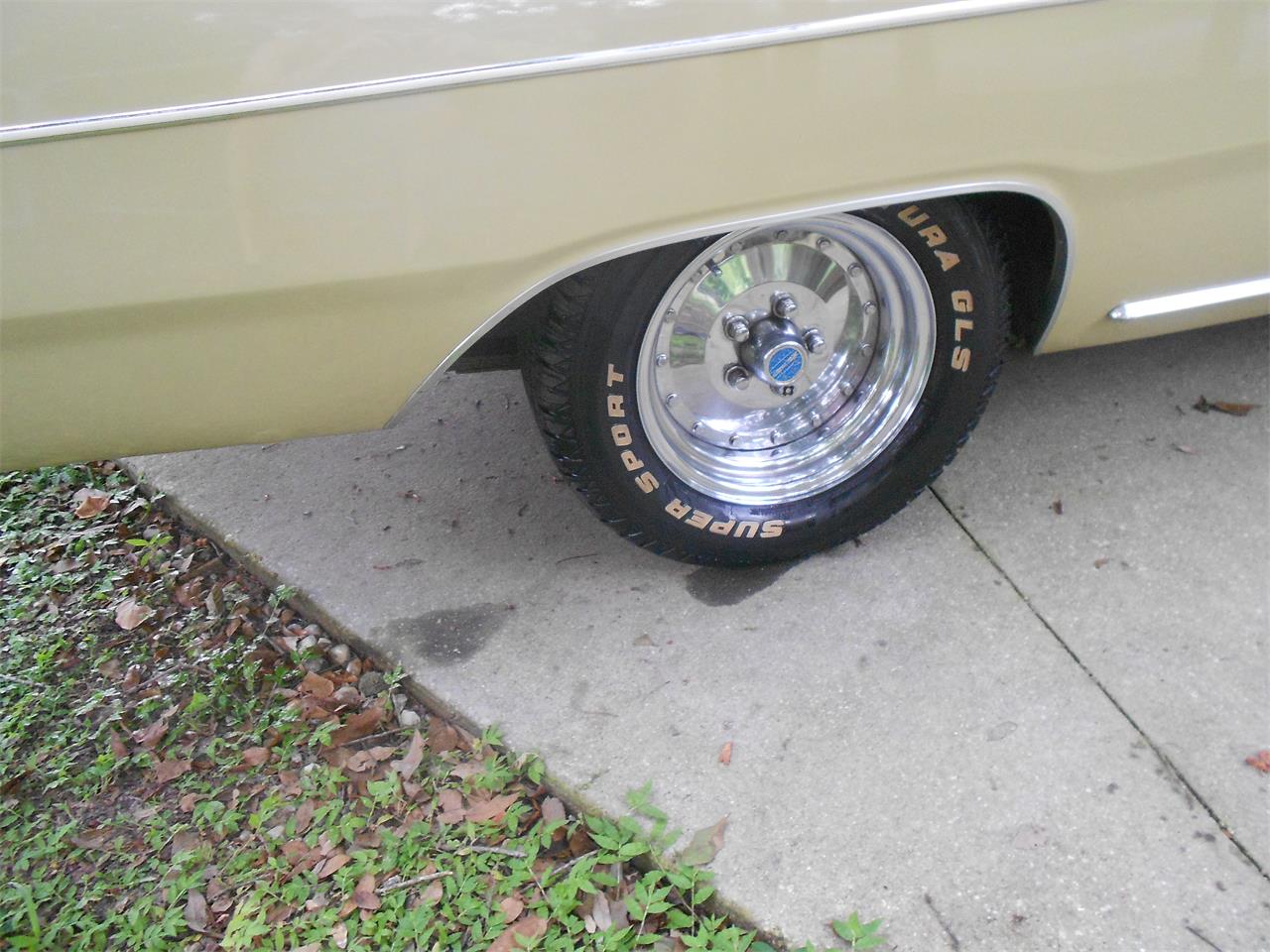Plymouth-Scamp-1973-Harvest-Gold-White-14