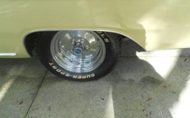 Plymouth-Scamp-1973-Harvest-Gold-White-15