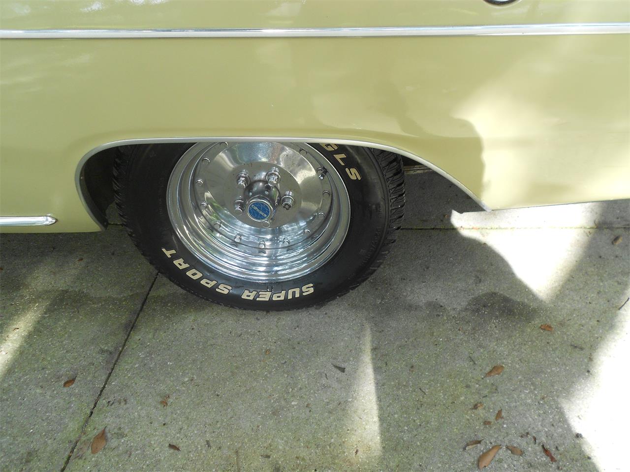 Plymouth-Scamp-1973-Harvest-Gold-White-15