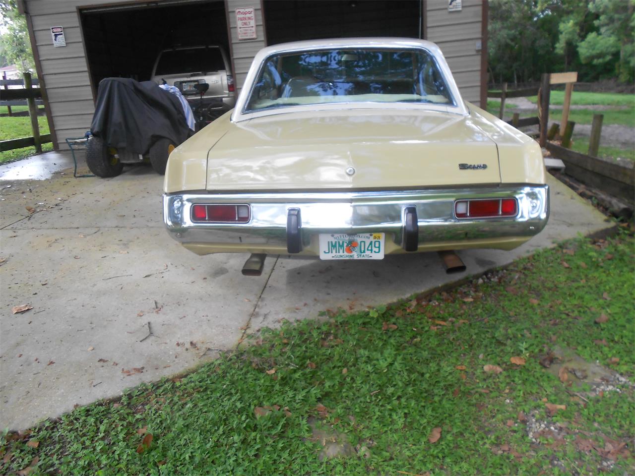 Plymouth-Scamp-1973-Harvest-Gold-White-16