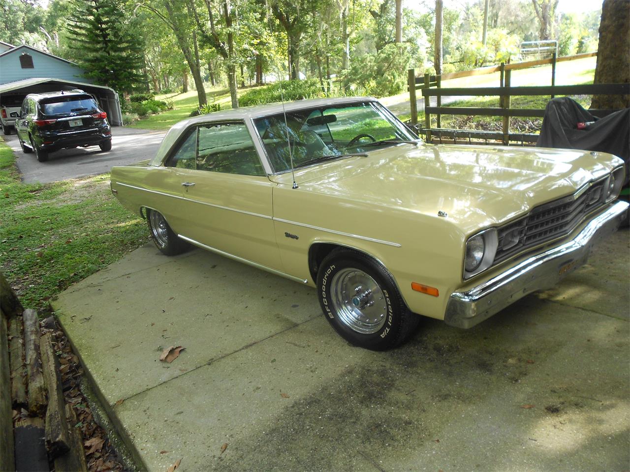 Plymouth-Scamp-1973-Harvest-Gold-White-2