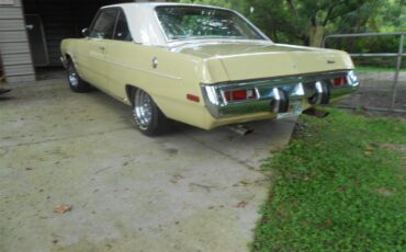 Plymouth-Scamp-1973-Harvest-Gold-White-6