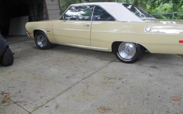 Plymouth-Scamp-1973-Harvest-Gold-White-7