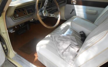 Plymouth-Scamp-1973-Harvest-Gold-White-8