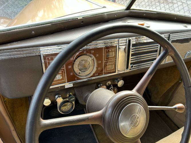 Plymouth-Sedan-1939-Custom-2