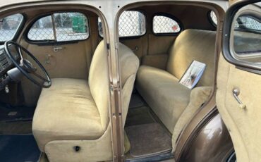 Plymouth-Sedan-1939-Custom-3