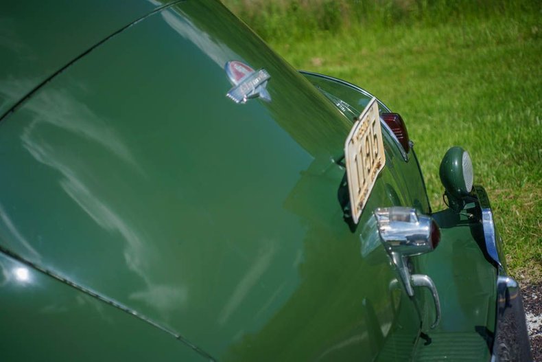 Plymouth-Special-deluxe-1941-Green-28