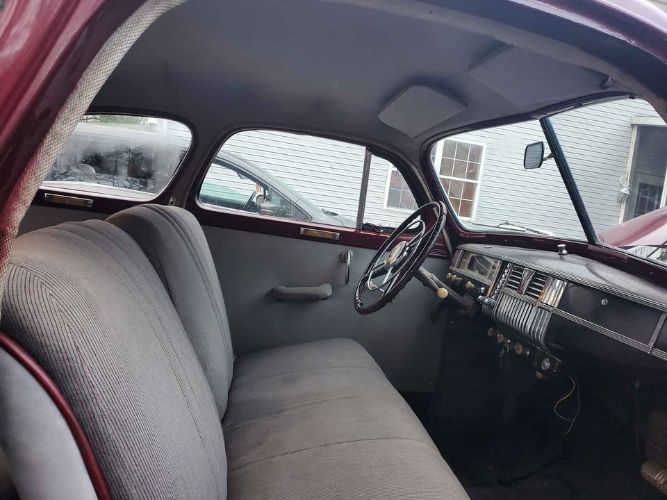 Plymouth-Special-deluxe-1942-Red-Gray-11