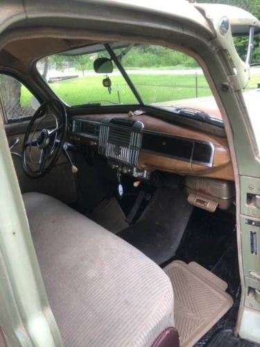 Plymouth-Special-deluxe-1946-Green-3