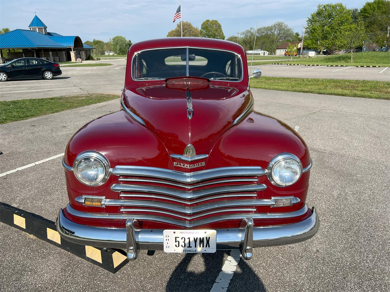 Plymouth-Special-deluxe-1946-Maroon-Gray-1