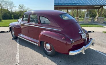 Plymouth-Special-deluxe-1946-Maroon-Gray-5
