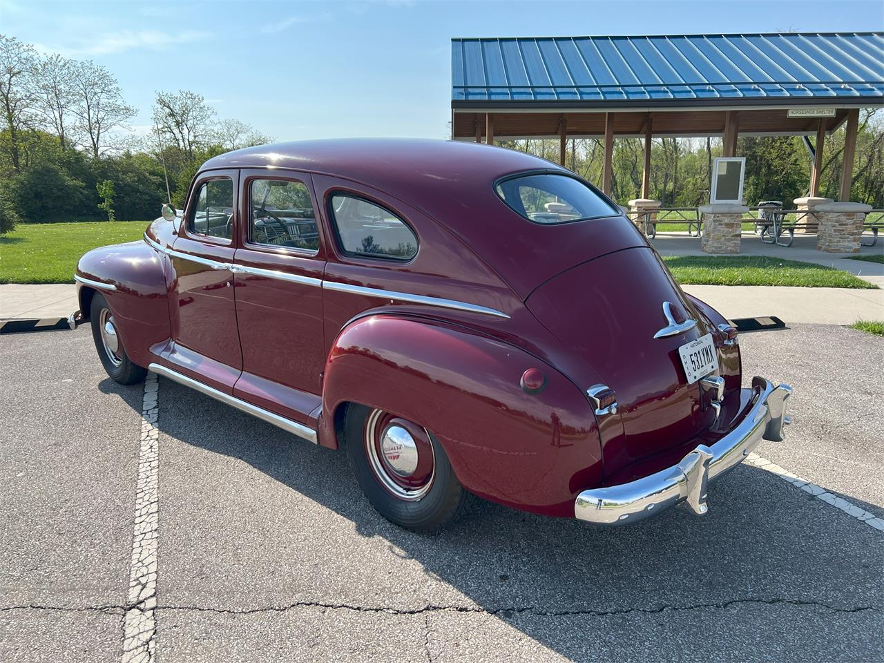 Plymouth-Special-deluxe-1946-Maroon-Gray-5