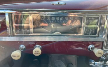 Plymouth-Special-deluxe-1946-Maroon-Gray-9