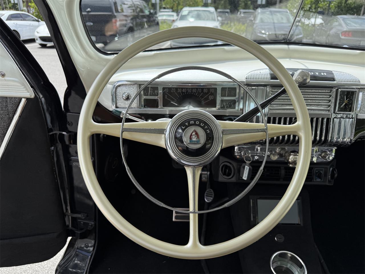 Plymouth-Special-deluxe-1947-Tuxedo-Black-Charcoal-2