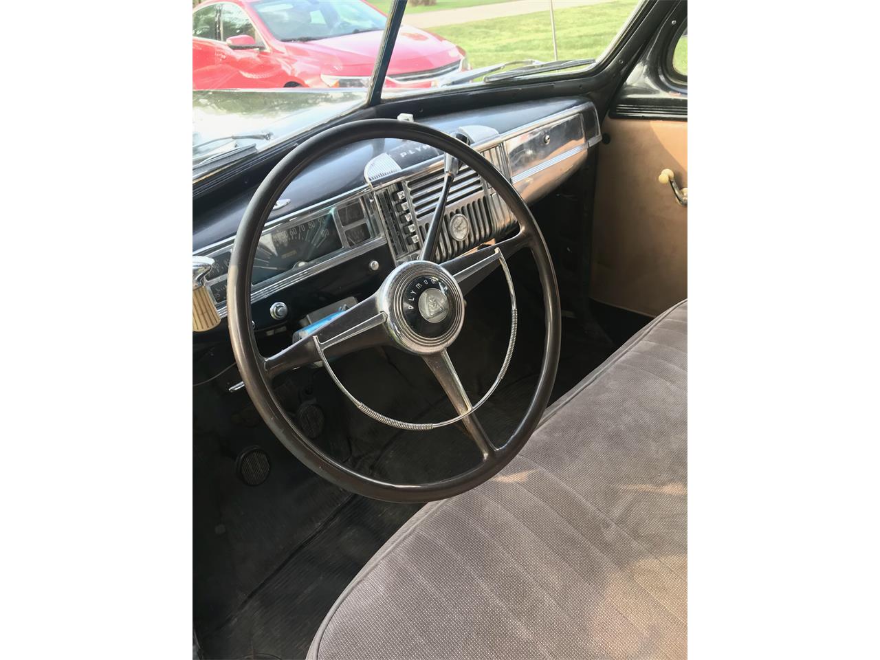 Plymouth-Special-deluxe-1948-GreyBlack-GreyBlack-2