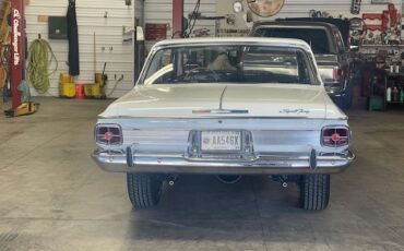 Plymouth-Sport-fury-1963-White-Black-11