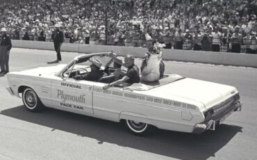 Plymouth-Sport-fury-1965-4