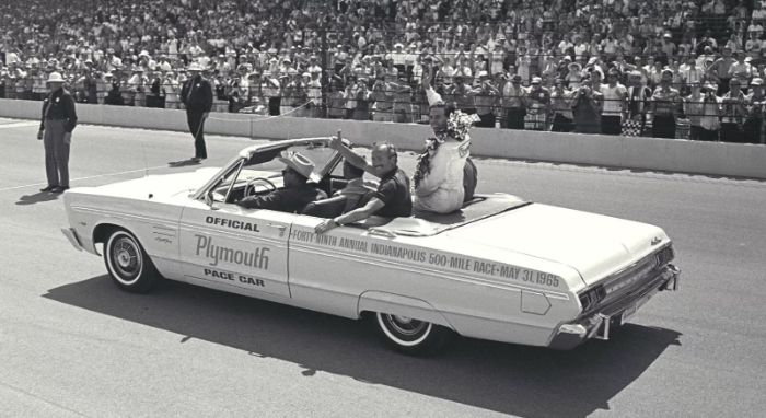 Plymouth-Sport-fury-1965-4