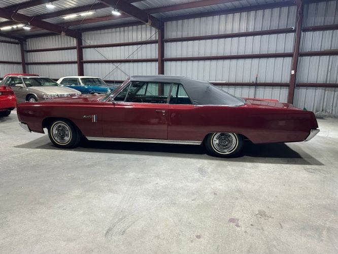 Plymouth-Sport-fury-1967-Maroon-14
