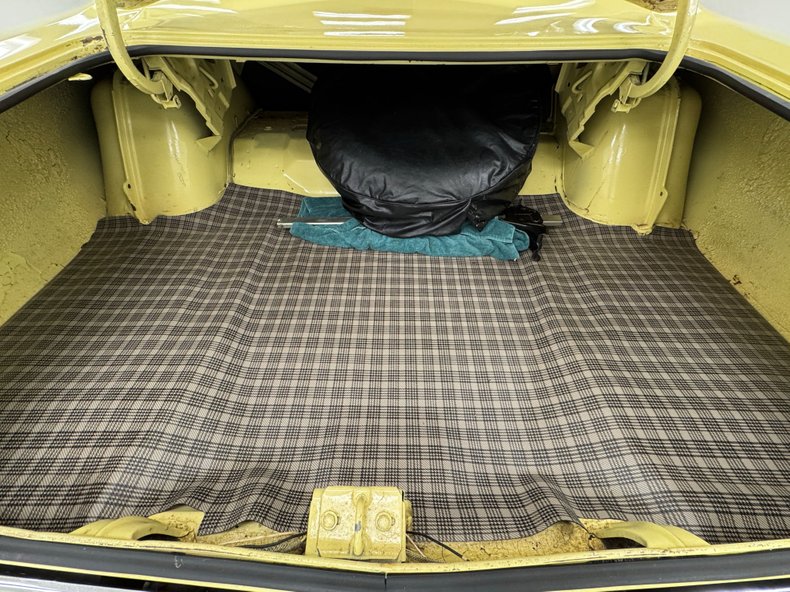 Plymouth-Sport-satellite-1969-Pale-Yellow-Black-1
