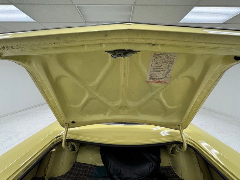 Plymouth-Sport-satellite-1969-Pale-Yellow-Black-24