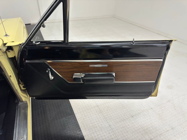 Plymouth-Sport-satellite-1969-Pale-Yellow-Black-27