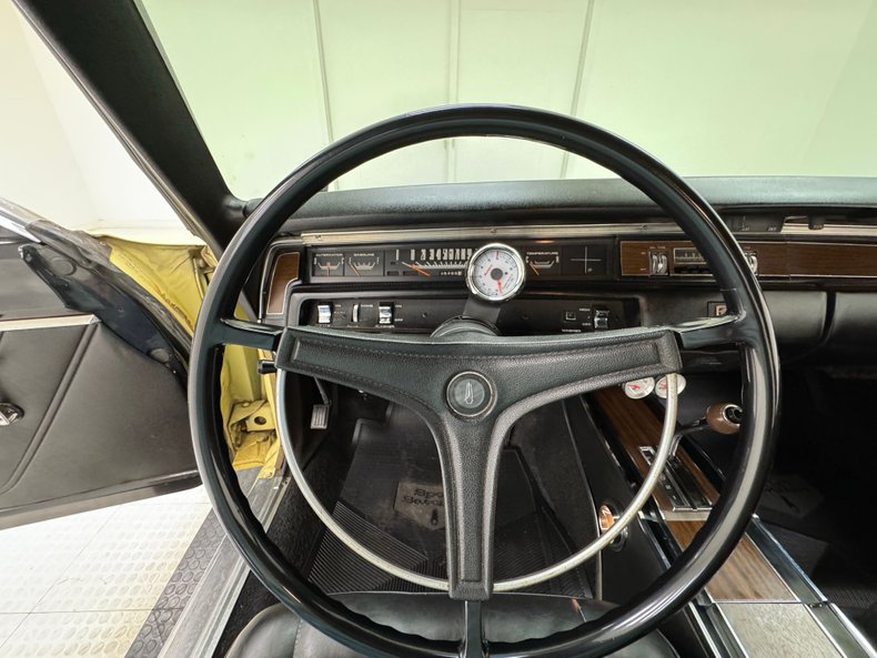 Plymouth-Sport-satellite-1969-Pale-Yellow-Black-34