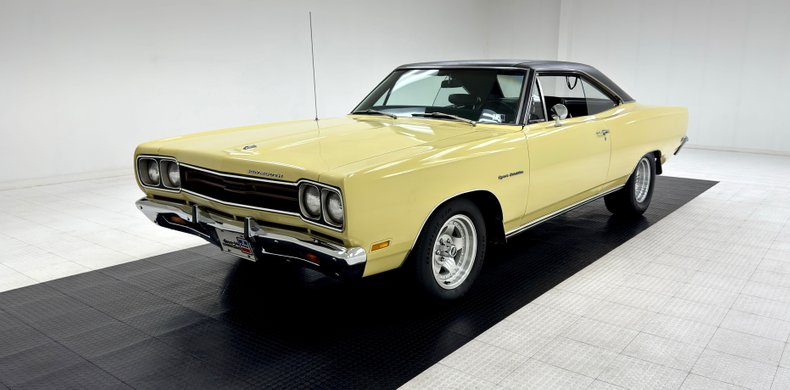 Plymouth-Sport-satellite-1969-Pale-Yellow-Black-5