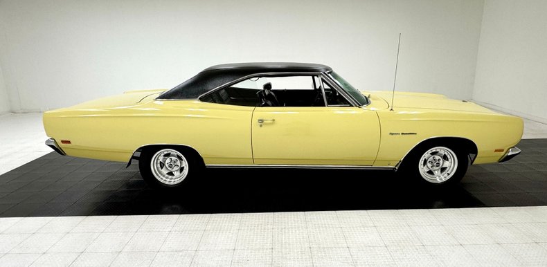 Plymouth-Sport-satellite-1969-Pale-Yellow-Black-7