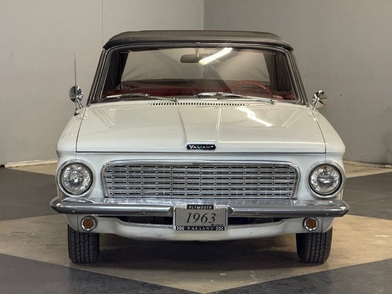 Plymouth-Valiant-1963-White-Red-10