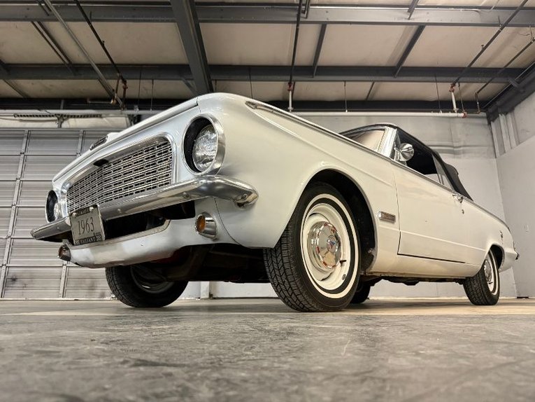 Plymouth-Valiant-1963-White-Red-13