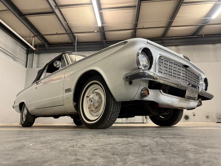 Plymouth-Valiant-1963-White-Red-14