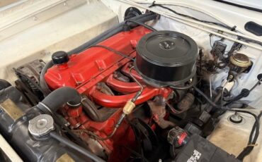 Plymouth-Valiant-1963-White-Red-17