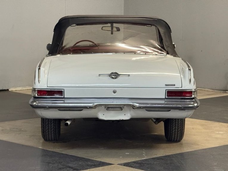 Plymouth-Valiant-1963-White-Red-2
