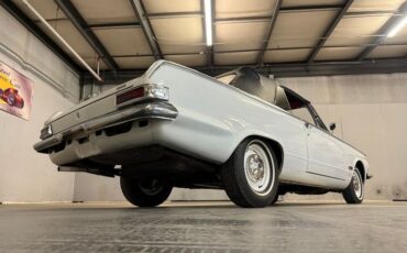 Plymouth-Valiant-1963-White-Red-23