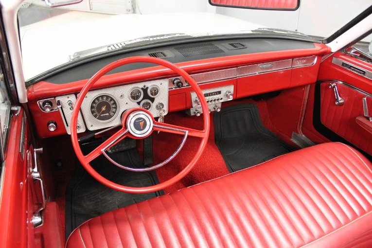 Plymouth-Valiant-1963-White-Red-25