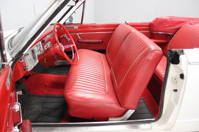 Plymouth-Valiant-1963-White-Red-26