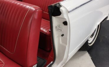 Plymouth-Valiant-1963-White-Red-28